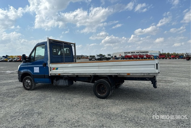 2015 Iveco Daily 35C11 Autocarro cassone fisso - כלי רכב מסחרי במיטה שטוחה: תמונה 1 2015 Iveco Daily 35C11 Autocarro cassone fisso - כלי רכב מסחרי במיטה שטוחה: תמונה 1