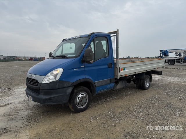 2015 Iveco Daily 35C11 Autocarro cassone fisso - כלי רכב מסחרי במיטה שטוחה: תמונה 1 2015 Iveco Daily 35C11 Autocarro cassone fisso - כלי רכב מסחרי במיטה שטוחה: תמונה 1