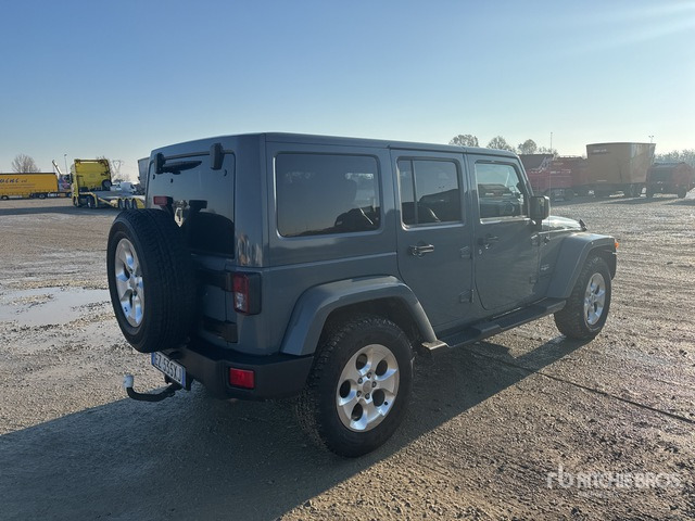 2015 Jeep Wrangler Unlimited Sahara 2.8 CRD 4WD auto 147KW/200CV SUV - SUV: תמונה 3 2015 Jeep Wrangler Unlimited Sahara 2.8 CRD 4WD auto 147KW/200CV SUV - SUV: תמונה 3