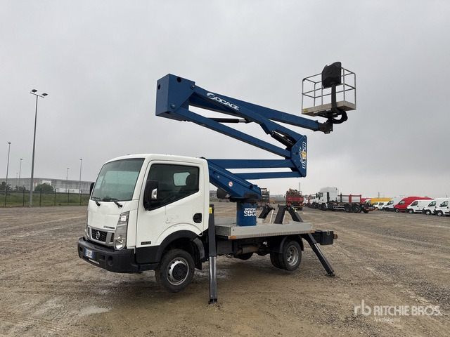 2015 Nissan Cabstar 35.12 2015 Socage DA 320 20 m on Bucket Truck - פלטפורמה אווירית מותקנת על משאית: תמונה 1 2015 Nissan Cabstar 35.12 2015 Socage DA 320 20 m on Bucket Truck - פלטפורמה אווירית מותקנת על משאית: תמונה 1