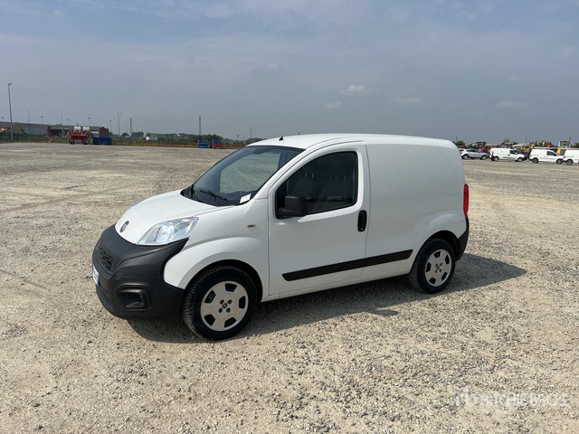 2016 Fiat Fiorino 1.3 MJT SX 16v Van Truck - כלי רכב מסחרי עם לוח: תמונה 3 2016 Fiat Fiorino 1.3 MJT SX 16v Van Truck - כלי רכב מסחרי עם לוח: תמונה 3