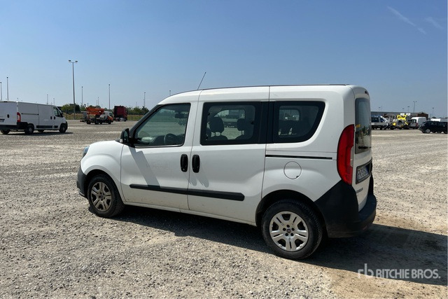 2018 Fiat Doblo COMBI 1.3 MJT 16V SX N1 Van Truck - כלי רכב מסחרי עם לוח: תמונה 3 2018 Fiat Doblo COMBI 1.3 MJT 16V SX N1 Van Truck - כלי רכב מסחרי עם לוח: תמונה 3