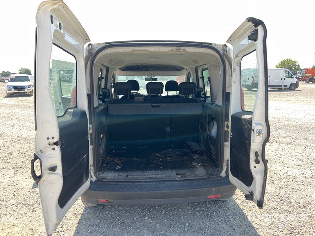 2018 Fiat Doblo COMBI 1.3 MJT 16V SX N1 Van Truck - כלי רכב מסחרי עם לוח: תמונה 5 2018 Fiat Doblo COMBI 1.3 MJT 16V SX N1 Van Truck - כלי רכב מסחרי עם לוח: תמונה 5