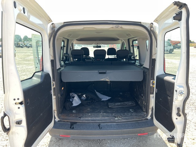 2018 Fiat Doblo COMBI 1.3 MJT 16V SX N1 Van Truck - כלי רכב מסחרי עם לוח: תמונה 5 2018 Fiat Doblo COMBI 1.3 MJT 16V SX N1 Van Truck - כלי רכב מסחרי עם לוח: תמונה 5