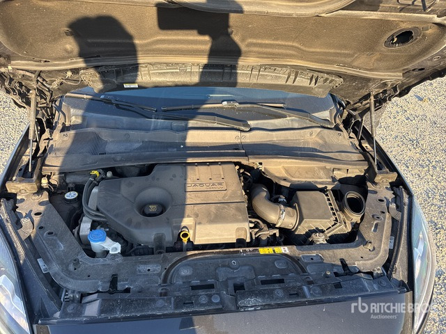 2018 Jaguar E Pace 2.0D I4 R-DYNAMIC SE 4WD 240CV SUV - SUV: תמונה 5 2018 Jaguar E Pace 2.0D I4 R-DYNAMIC SE 4WD 240CV SUV - SUV: תמונה 5