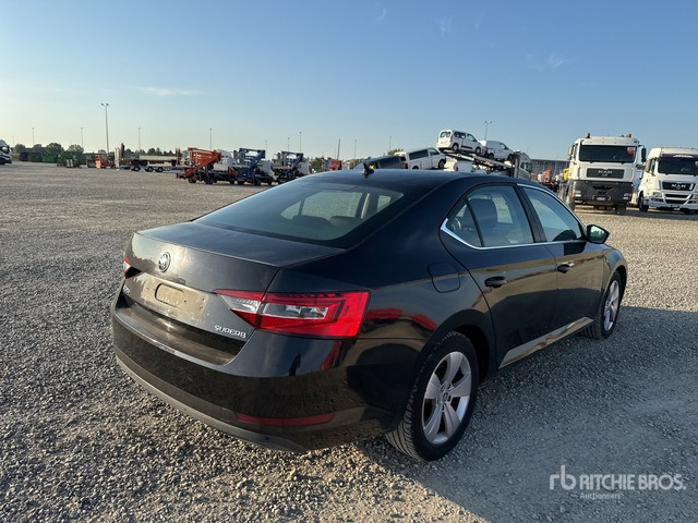 2018 Skoda Superb Autovettura - מכונית: תמונה 3 2018 Skoda Superb Autovettura - מכונית: תמונה 3