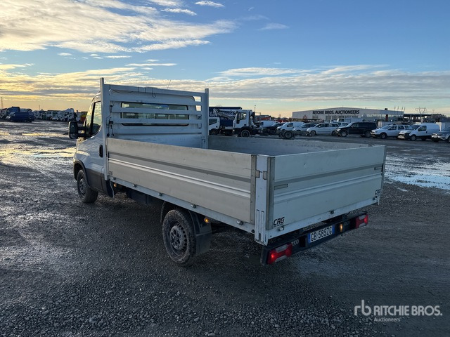 2020 Iveco Daily 35S14 4x2 Flatbed Truck - משאית צד נופל/ שטוחה: תמונה 2 2020 Iveco Daily 35S14 4x2 Flatbed Truck - משאית צד נופל/ שטוחה: תמונה 2