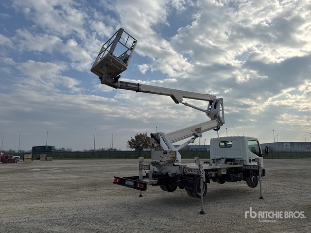 2020 Nissan Cabstar 35.13 2020 Multitel HX200 20 m on Bucket Truck - פלטפורמה אווירית מותקנת על משאית: תמונה 3 2020 Nissan Cabstar 35.13 2020 Multitel HX200 20 m on Bucket Truck - פלטפורמה אווירית מותקנת על משאית: תמונה 3