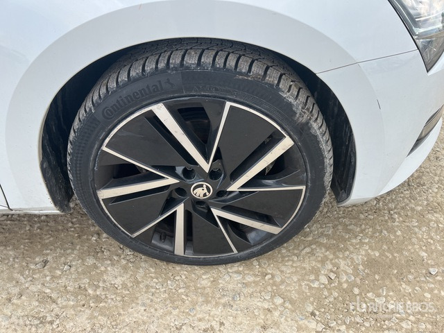 2020 Skoda Superb Wagon 2.0 TDI EVO 150CV EXECUTIVE Automobile - מכונית: תמונה 5 2020 Skoda Superb Wagon 2.0 TDI EVO 150CV EXECUTIVE Automobile - מכונית: תמונה 5