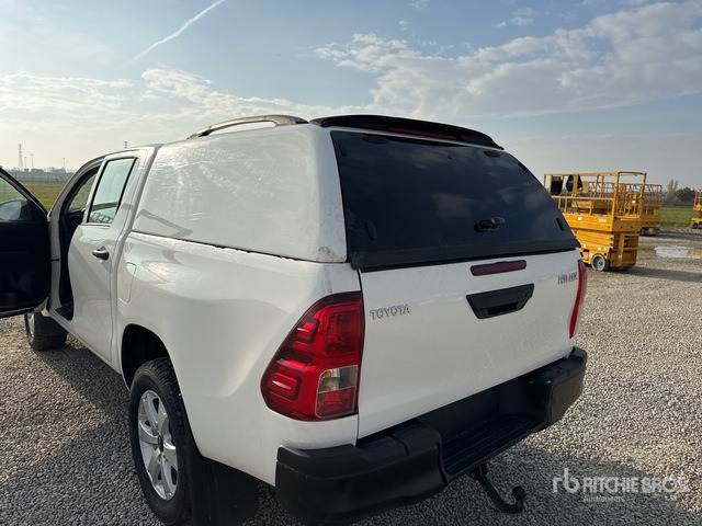 2020 Toyota Hilux Crew Cab Pickup - טנדר: תמונה 5 2020 Toyota Hilux Crew Cab Pickup - טנדר: תמונה 5