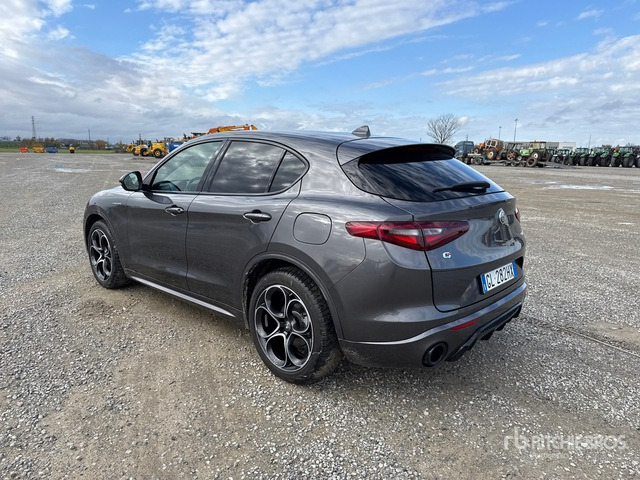 2022 Alfa Romeo Stelvio 2.2 TD Veloce Q4 154KW/210CV SUV - SUV: תמונה 2 2022 Alfa Romeo Stelvio 2.2 TD Veloce Q4 154KW/210CV SUV - SUV: תמונה 2