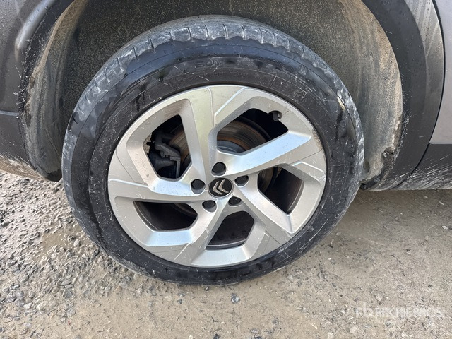 2022 Citroen C5 Aircross BLUEHDI 130 SES BUSINESS SUV - SUV: תמונה 4 2022 Citroen C5 Aircross BLUEHDI 130 SES BUSINESS SUV - SUV: תמונה 4