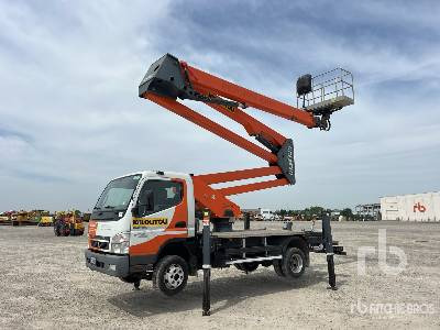 MITSUBISHI FUSO 6C15 2013 Socage DA328 28 m on 4x2 - פלטפורמה אווירית מותקנת על משאית: תמונה 2 MITSUBISHI FUSO 6C15 2013 Socage DA328 28 m on 4x2 - פלטפורמה אווירית מותקנת על משאית: תמונה 2