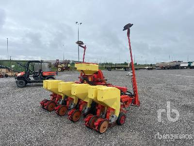 RAU MXR6D 6 Rows - מקדחת זרעים: תמונה 1 RAU MXR6D 6 Rows - מקדחת זרעים: תמונה 1