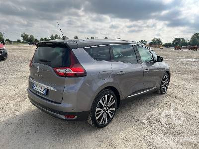 RENAULT GRAND SCENIC 7 Seats 1.7 BLUE INITIALE PARIS - מכונית: תמונה 4 RENAULT GRAND SCENIC 7 Seats 1.7 BLUE INITIALE PARIS - מכונית: תמונה 4