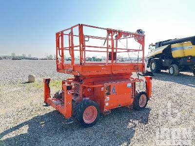 SKYJACK 4x4 Diesel - מעלית מספריים: תמונה 3 SKYJACK 4x4 Diesel - מעלית מספריים: תמונה 3