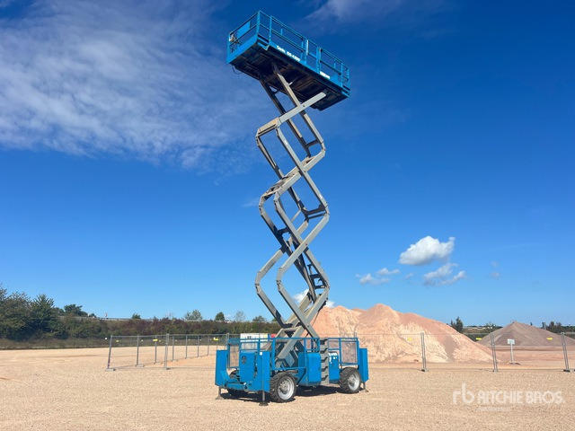 2001 Genie GS4390 4x4 Nacelle Ciseaux Scissor Lift - מעלית מספריים: תמונה 3 2001 Genie GS4390 4x4 Nacelle Ciseaux Scissor Lift - מעלית מספריים: תמונה 3