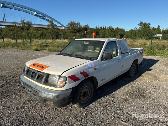 2001 Nissan 4x2 Pickup - טנדר: תמונה 1 2001 Nissan 4x2 Pickup - טנדר: תמונה 1