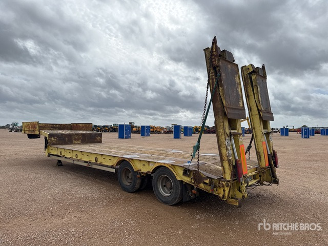 2002 Kaiser S3802F T/A Semi-Remorque Porte-Engins ... Lowboy Trailer - סמיטריילר עם מטען נמוך: תמונה 3 2002 Kaiser S3802F T/A Semi-Remorque Porte-Engins ... Lowboy Trailer - סמיטריילר עם מטען נמוך: תמונה 3