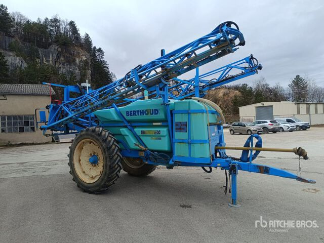 2005 Berthoud Racer 25 20 m S/A Pull-Type Sprayer - מרסס נגרר: תמונה 2 2005 Berthoud Racer 25 20 m S/A Pull-Type Sprayer - מרסס נגרר: תמונה 2