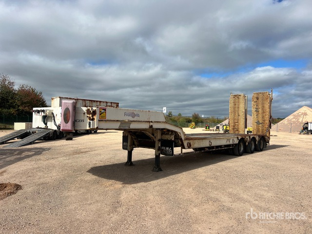 2008 Castera 3SS34T Remorque Porte-Engins 3 Essieux ... Lowboy Trailer - סמיטריילר עם מטען נמוך: תמונה 2 2008 Castera 3SS34T Remorque Porte-Engins 3 Essieux ... Lowboy Trailer - סמיטריילר עם מטען נמוך: תמונה 2