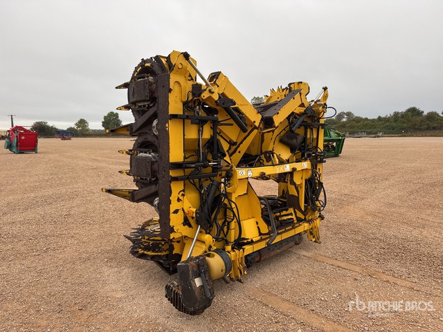 2010 New Holland FI470 Bec A Mais 10 Rangs 10 Row Corn Forage Harvester Header - ראש תירס: תמונה 4 2010 New Holland FI470 Bec A Mais 10 Rangs 10 Row Corn Forage Harvester Header - ראש תירס: תמונה 4
