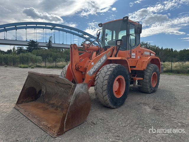 2011 Doosan DL200 Chargeuse Sur Pneus Wheel Loader - מעמיס גלגלים: תמונה 1 2011 Doosan DL200 Chargeuse Sur Pneus Wheel Loader - מעמיס גלגלים: תמונה 1