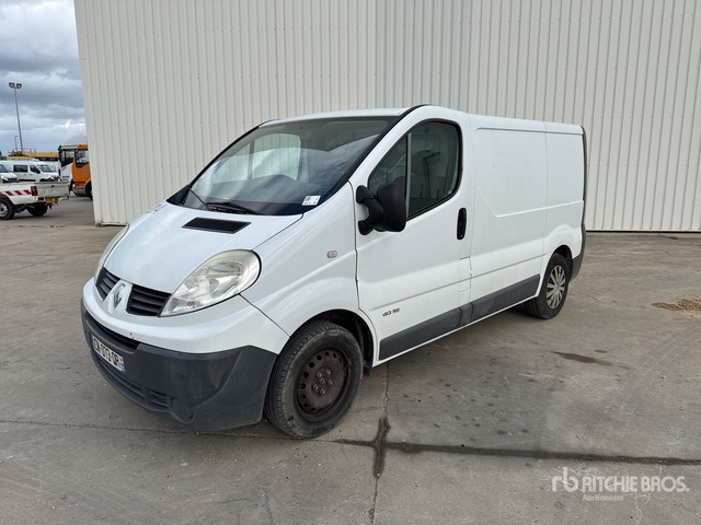2012 Renault Trafic dCi115 Vehicule Utilitaire Cargo Van - כלי רכב מסחרי קטן: תמונה 2 2012 Renault Trafic dCi115 Vehicule Utilitaire Cargo Van - כלי רכב מסחרי קטן: תמונה 2