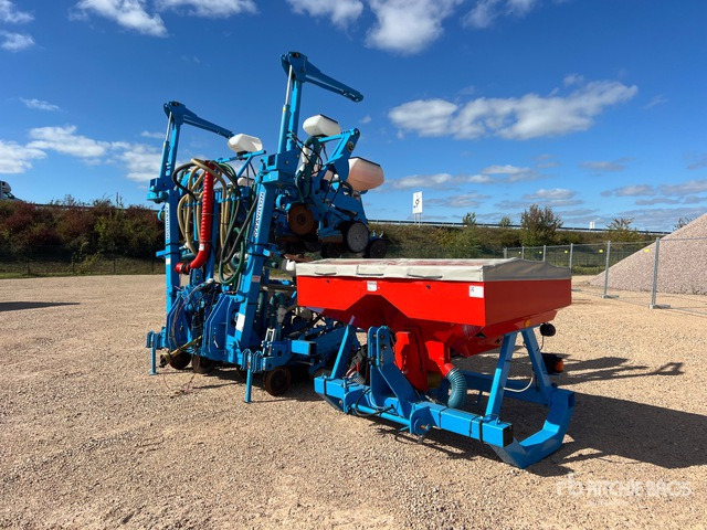 2014 Monosem NG+4 Semoir Monograine 8 Rangs 8 Row Planter - מכונת זריעה מדויקת: תמונה 3 2014 Monosem NG+4 Semoir Monograine 8 Rangs 8 Row Planter - מכונת זריעה מדויקת: תמונה 3