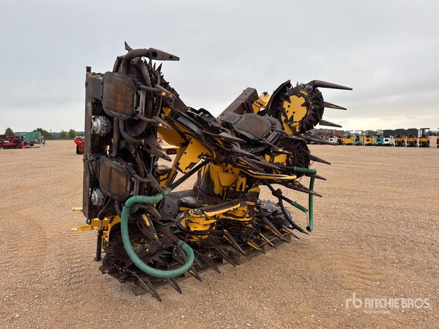 2014 New Holland 750SFIE Bec A Mais 10 Rangs 10 Row Corn Forage Harvester Header - מכסחת תבואה/ עשבים: תמונה 1 2014 New Holland 750SFIE Bec A Mais 10 Rangs 10 Row Corn Forage Harvester Header - מכסחת תבואה/ עשבים: תמונה 1