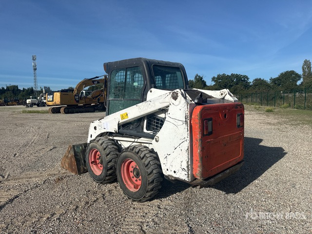 2015 Bobcat S450 Chargeuse Compact Skid Steer Loader - מעמיס היגוי החלקה: תמונה 3 2015 Bobcat S450 Chargeuse Compact Skid Steer Loader - מעמיס היגוי החלקה: תמונה 3