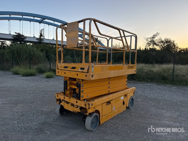 2015 Haulotte Compact12 Nacelle Ciseaux Electrique Electric Scissor Lift - מעלית מספריים: תמונה 2 2015 Haulotte Compact12 Nacelle Ciseaux Electrique Electric Scissor Lift - מעלית מספריים: תמונה 2