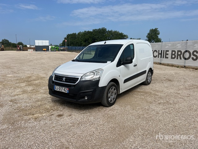 2017 Peugeot Partner Vehicule Utilitaire Cargo Van - כלי רכב מסחרי קטן: תמונה 1 2017 Peugeot Partner Vehicule Utilitaire Cargo Van - כלי רכב מסחרי קטן: תמונה 1