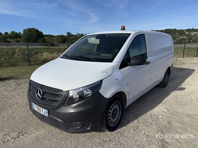 2018 Mercedes-Benz Vito 111 cdi Vehicule Utilitaire Cargo Van - כלי רכב מסחרי קטן: תמונה 2 2018 Mercedes-Benz Vito 111 cdi Vehicule Utilitaire Cargo Van - כלי רכב מסחרי קטן: תמונה 2