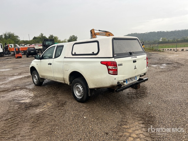 2018 Mitsubishi L200 4x4 Extended Cab (Inoperable) Pickup - טנדר: תמונה 4 2018 Mitsubishi L200 4x4 Extended Cab (Inoperable) Pickup - טנדר: תמונה 4