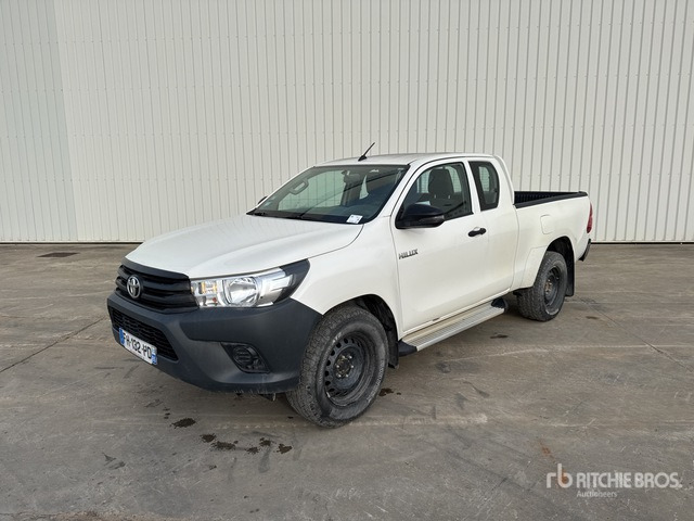2019 Toyota Hilux Vehicule Utilitaire Cargo Van - כלי רכב מסחרי: תמונה 2 2019 Toyota Hilux Vehicule Utilitaire Cargo Van - כלי רכב מסחרי: תמונה 2