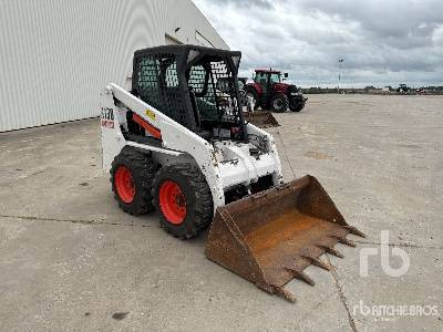 BOBCAT S130 Mini Chargeuse Compacte - מעמיס היגוי החלקה: תמונה 4 BOBCAT S130 Mini Chargeuse Compacte - מעמיס היגוי החלקה: תמונה 4