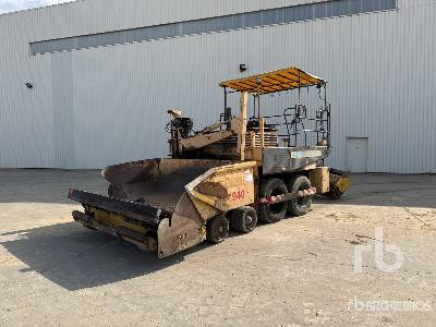 DEMAG SF12P Wheel Alimentateur A Enrobes - מרצף אספלט: תמונה 1 DEMAG SF12P Wheel Alimentateur A Enrobes - מרצף אספלט: תמונה 1