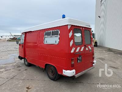 PEUGEOT J9 Vehicule Utilitaire - כלי רכב מסחרי עם לוח: תמונה 2 PEUGEOT J9 Vehicule Utilitaire - כלי רכב מסחרי עם לוח: תמונה 2