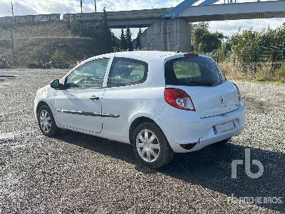 RENAULT CLIO Vehicule Utilitaire - כלי רכב מסחרי עם לוח: תמונה 2 RENAULT CLIO Vehicule Utilitaire - כלי רכב מסחרי עם לוח: תמונה 2