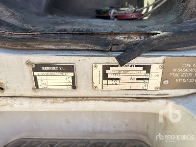 RENAULT MIDLUM 210 4x2 Camion Plateau - משאית צד נופל/ שטוחה: תמונה 5 RENAULT MIDLUM 210 4x2 Camion Plateau - משאית צד נופל/ שטוחה: תמונה 5