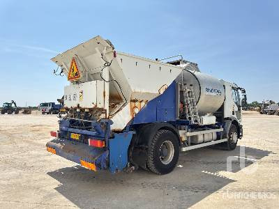 RENAULT PREMIUM 370DCI 2004 Rincheval BIR 4000 L on 4x ... - מפיץ אספלט: תמונה 3 RENAULT PREMIUM 370DCI 2004 Rincheval BIR 4000 L on 4x ... - מפיץ אספלט: תמונה 3