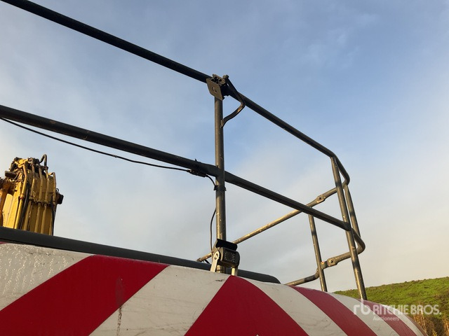 2005 Komatsu PC 450LC Tracked Excavator - מחפר סורק: תמונה 5 2005 Komatsu PC 450LC Tracked Excavator - מחפר סורק: תמונה 5