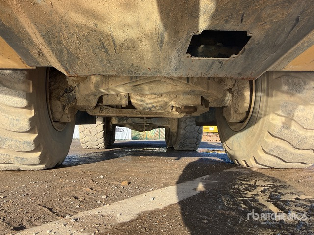 2013 Komatsu HM300-3 Fuel Bowser Articulated Dump Truck - מסיר פסולת מפרקי: תמונה 5 2013 Komatsu HM300-3 Fuel Bowser Articulated Dump Truck - מסיר פסולת מפרקי: תמונה 5