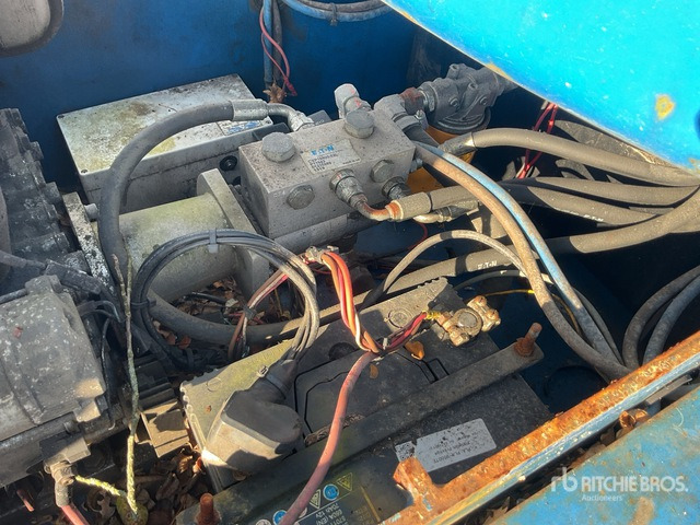 2013 Nifty-Lift HR12NDE 2WD Hybrid Articulating Boom Lift - זרוע מרפקי: תמונה 5 2013 Nifty-Lift HR12NDE 2WD Hybrid Articulating Boom Lift - זרוע מרפקי: תמונה 5