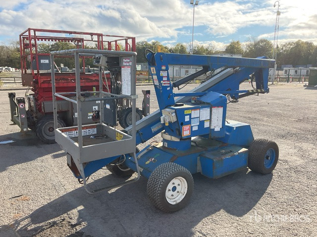 2013 Nifty-Lift HR12NDE 2WD Hybrid Articulating Boom Lift - זרוע מרפקי: תמונה 1 2013 Nifty-Lift HR12NDE 2WD Hybrid Articulating Boom Lift - זרוע מרפקי: תמונה 1