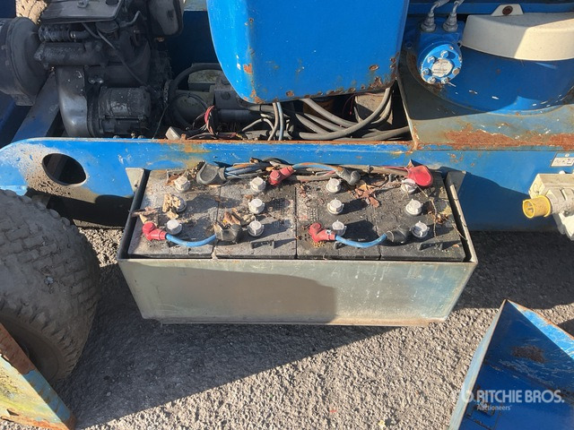 2013 Nifty-Lift HR12NDE 2WD Hybrid Articulating Boom Lift - זרוע מרפקי: תמונה 5 2013 Nifty-Lift HR12NDE 2WD Hybrid Articulating Boom Lift - זרוע מרפקי: תמונה 5