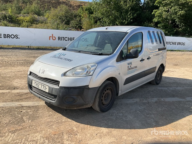 2013 Peugeot Partner Cargo Van - כלי רכב מסחרי: תמונה 1 2013 Peugeot Partner Cargo Van - כלי רכב מסחרי: תמונה 1