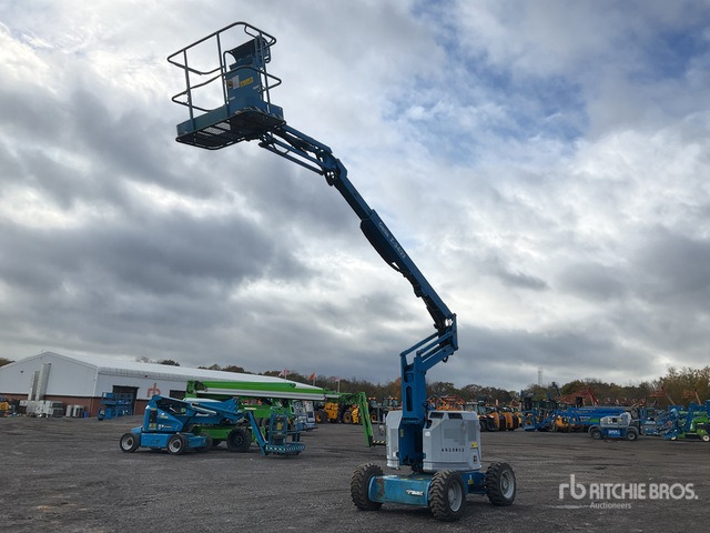 2014 Genie Z34/22 4WD Diesel Articulating Boom Lift - זרוע מרפקי: תמונה 2 2014 Genie Z34/22 4WD Diesel Articulating Boom Lift - זרוע מרפקי: תמונה 2
