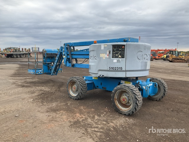 2014 Genie Z45/25J 4WD Diesel Articulating Boom Lift - זרוע מרפקי: תמונה 4 2014 Genie Z45/25J 4WD Diesel Articulating Boom Lift - זרוע מרפקי: תמונה 4